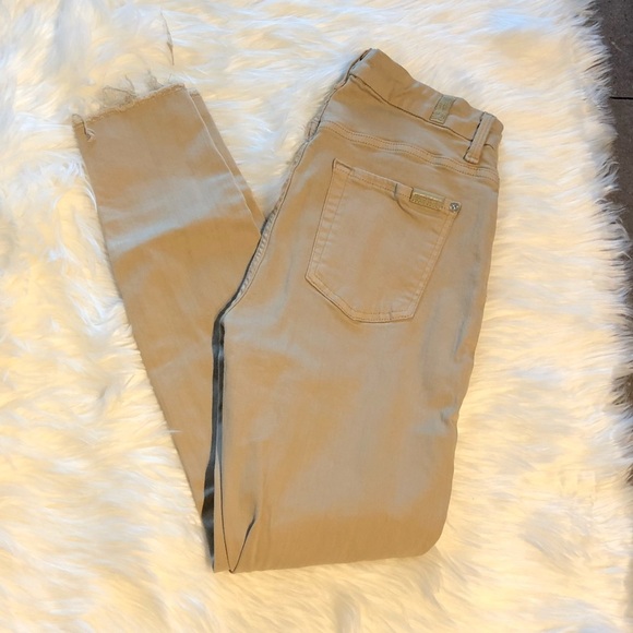 5[7ForAllMankind] NWOT! Beige distressed denim - Picture 2 of 8